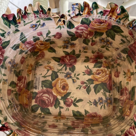 Longaberger Basket w/ insert, and liner - Picture 3 of 7